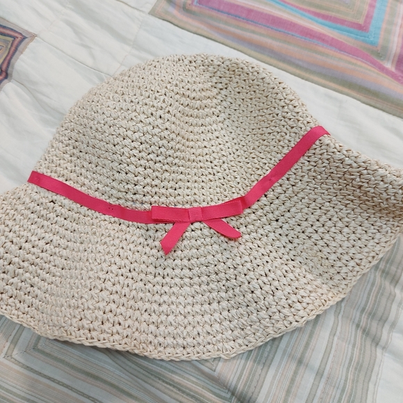 Gymbore medium straw hat. - Picture 2 of 3